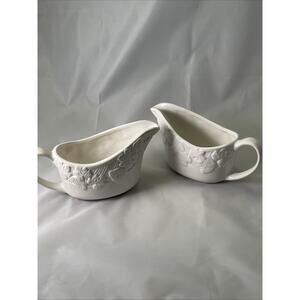 Martha Stewart MACY’S Forest Grove 14oz - 2 Gravy Boats White Embossed Leaves